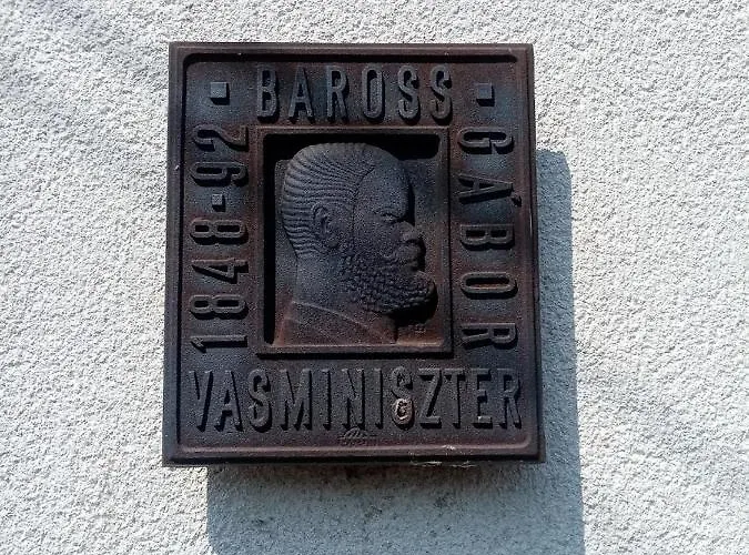 Daire Baross